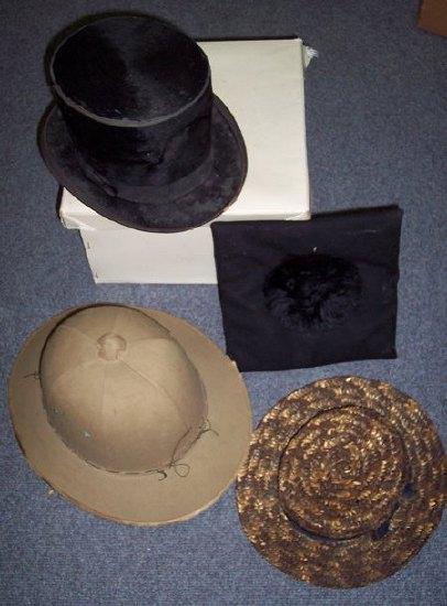 Appraisal: A lady's straw bonnet a pith helmet and a silk