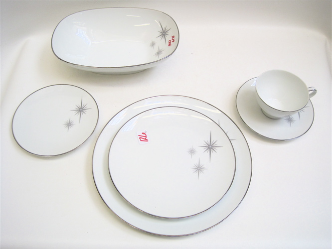 Appraisal: NINETY-SIX PIECE NORITAKE FINE CHINA SET in the Preston pattern