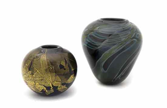 Appraisal: A Studio Glass Vase Sharon Fujimoto dated of ovoid form