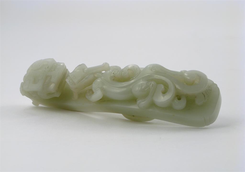 Appraisal: A Chinese white jade belt hook