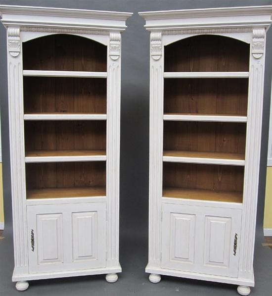 Appraisal: PAIR OF CABINETS A pair of th C European cabinets