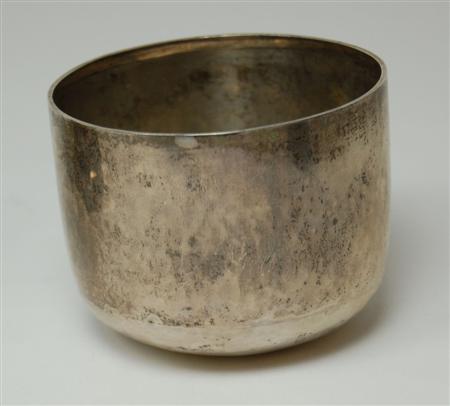 Appraisal: English provincial - a scarce Hull large tumbler cup marked