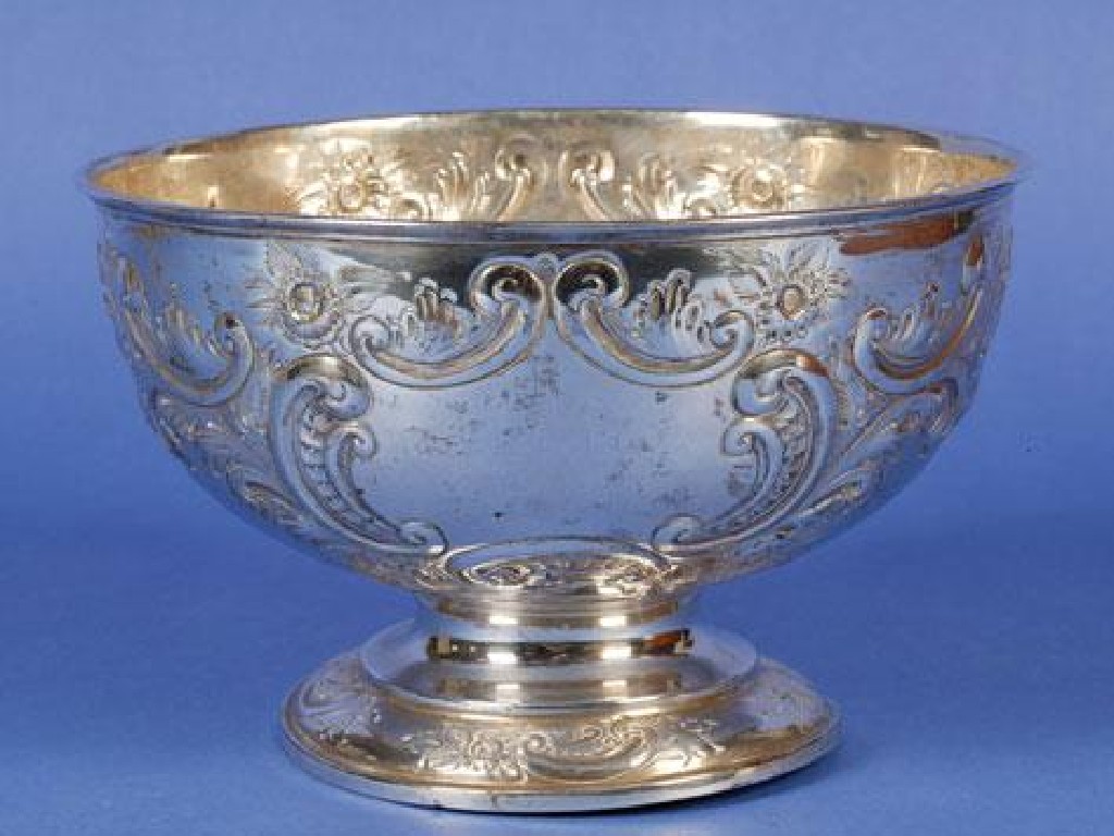 Appraisal: A LATE VICTORIAN ROSE BOWL of circular form the body