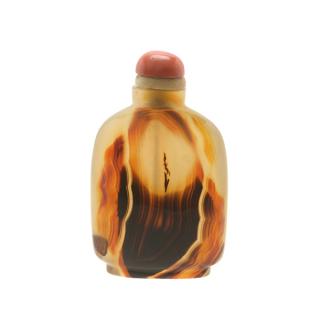 Appraisal: A Thumbprint Agate Snuff Bottle th Century cm An Agate