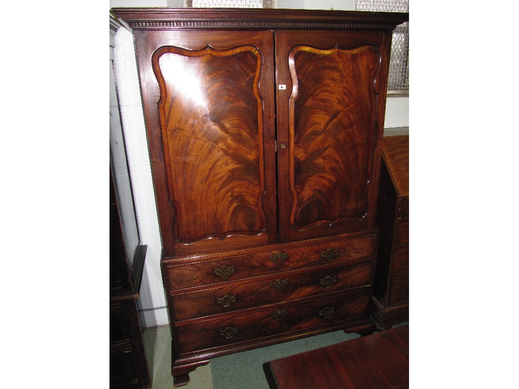 Appraisal: Mahogany linen press converted