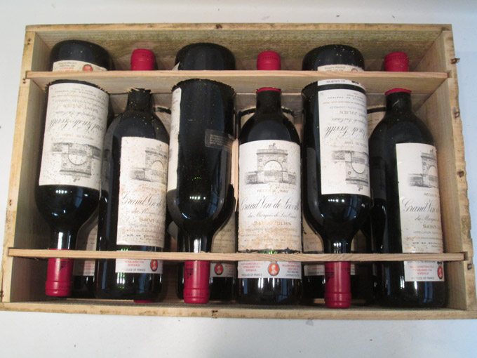 Appraisal: A TWELVE BOTTLE CASE OF VINTAGE FRENCH RED BORDEAUX WINE