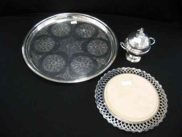 Appraisal: pcs Silverplate '' round tray round covered dish with swan