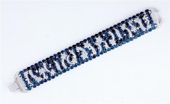 Appraisal: Blue sapphire and diamond bracelet oval blue sapphires ctw and