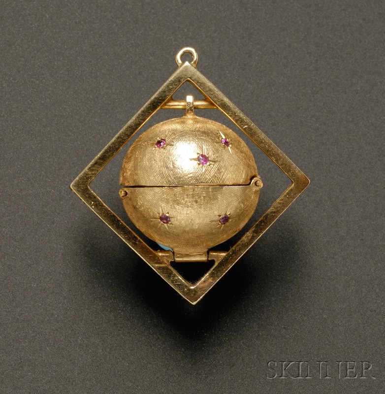 Appraisal: kt Gold and Gem-set Globe Charm globe pops out of