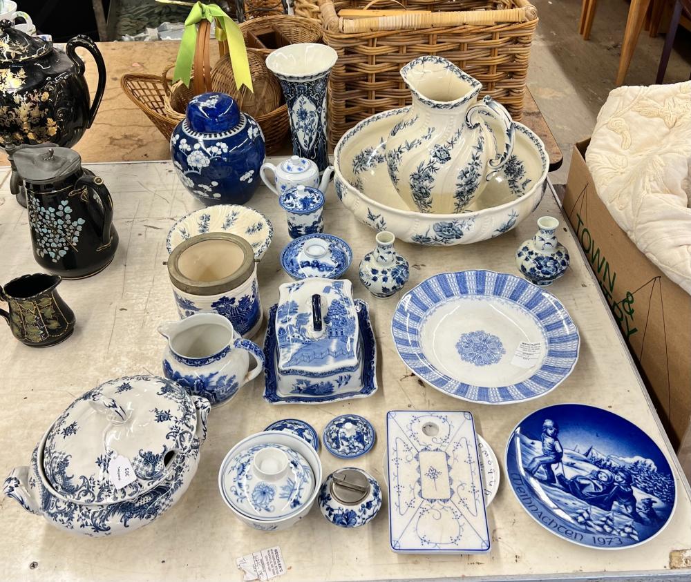 Appraisal: GROUP OF MOSTLY EUROPEAN BLUE AND WHITE PORCELAIN TABLE ARTICLESGroup