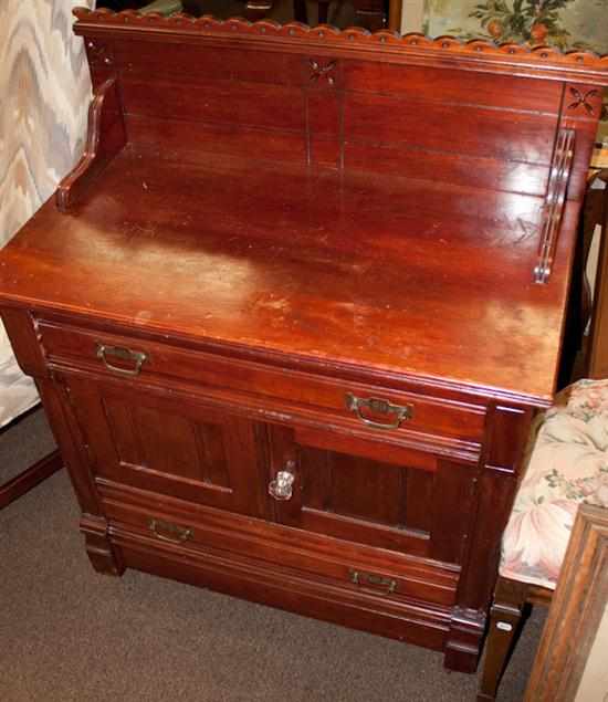 Appraisal: Victorian cherrywood washstand Estimate - No condition report supplied