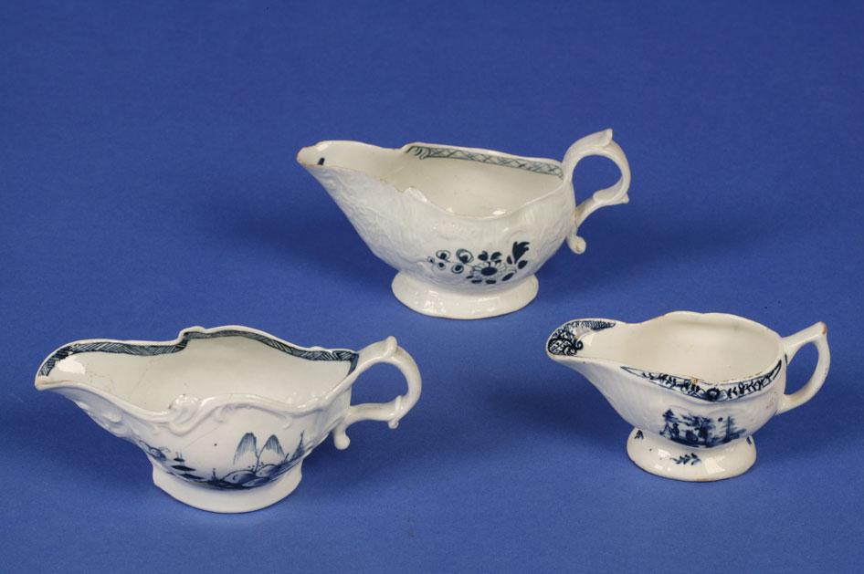 Appraisal: A FIRST PERIOD WORCESTER BLUE AND WHITE SMALL SAUCE BOAT