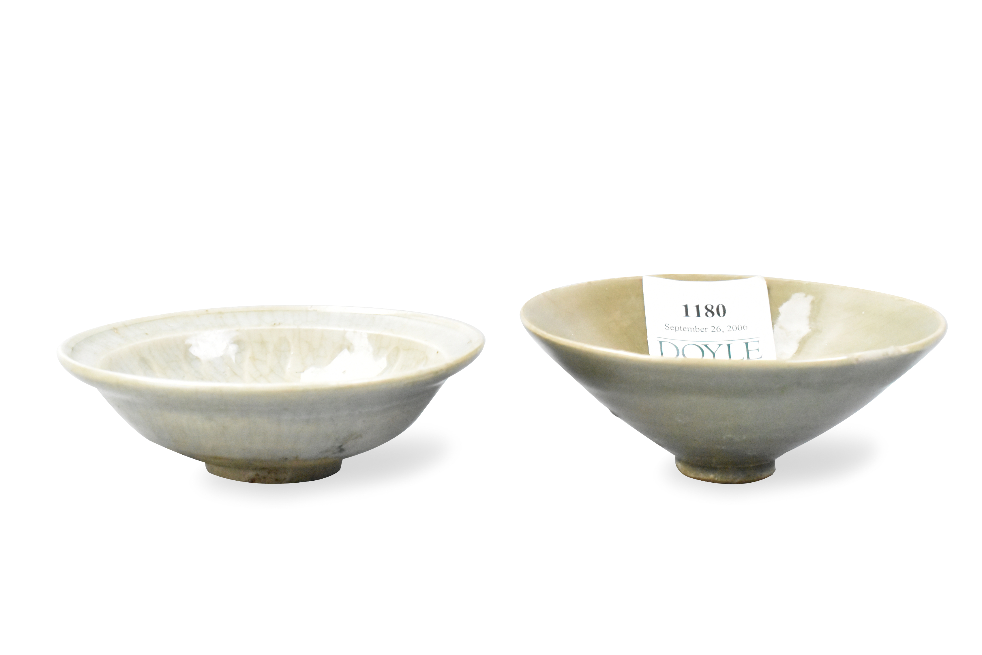 Appraisal: A pair of Chinese celadon glazed bowls washer dating from