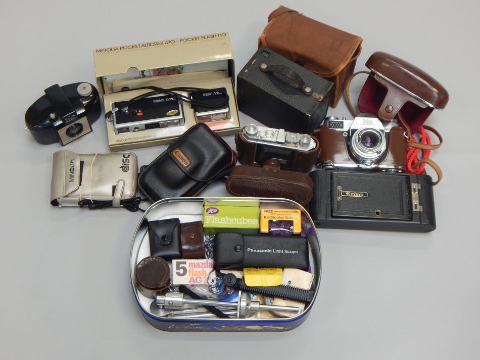 Appraisal: A quantity of camera equipment to include a Kodak Retina