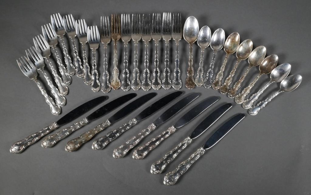 Appraisal: pieces Gorham Strasbourg sterling silver flatware service for set includes