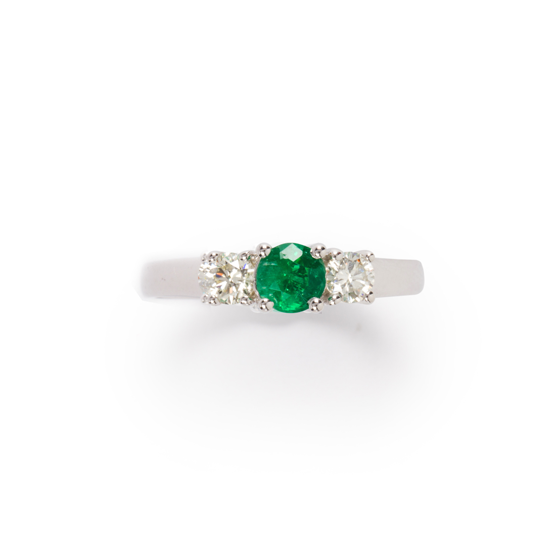 Appraisal: AN EMERALD DIAMOND AND FOURTEEN KARAT WHITE GOLD RING An