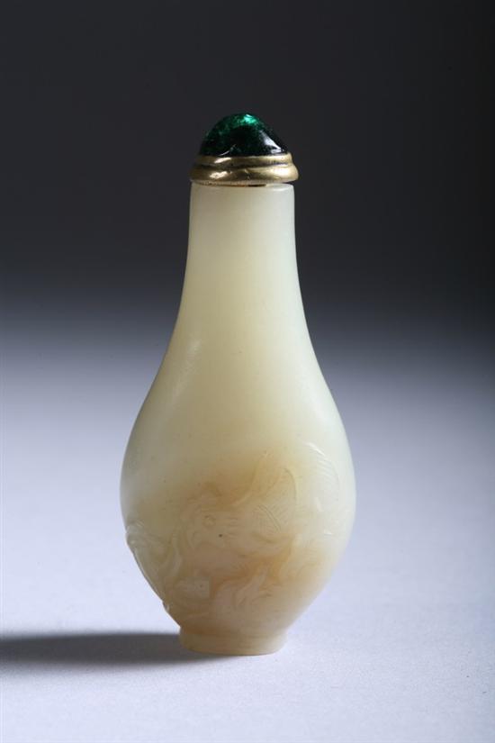 Appraisal: CHINESE WHITE JADE SNUFF BOTTLE - in high