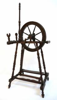 Appraisal: th Century Spinning Wheel th Century Spinning Wheel With finely