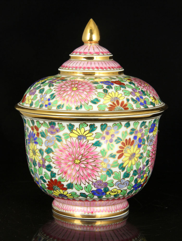 Appraisal: - Covered Chinese Bowl Covered Chinese chrysanthemum bowl in box