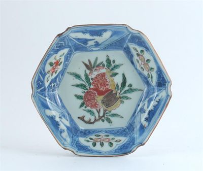 Appraisal: A Chinese porcelain wucai hexagonal small dish decorated with insects