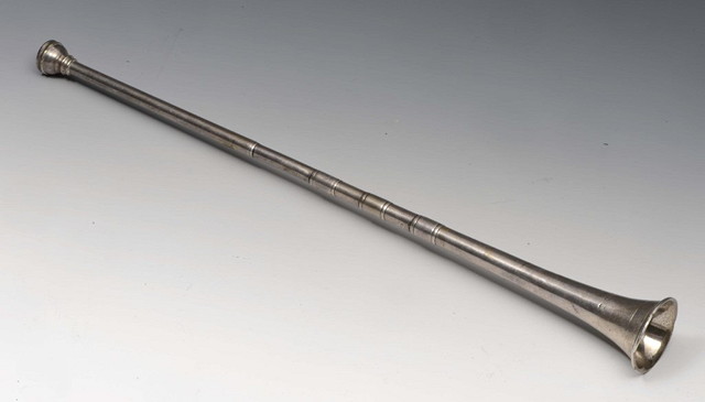 Appraisal: A SILVER HUNTING HORN of tapering form long Chester