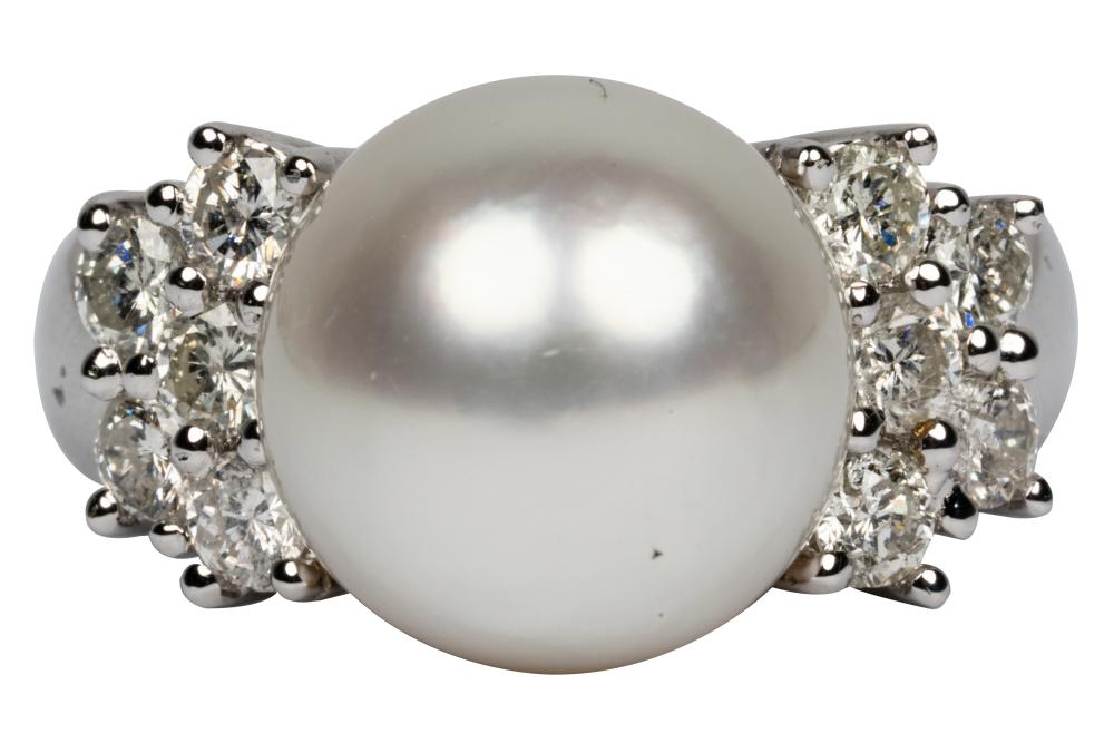 Appraisal: KARAT WHITE GOLD DIAMOND PEARL RINGcentering one South Seas cultured