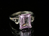 Appraisal: A Feminine White Gold And Pink Stone Ladies' Ring A