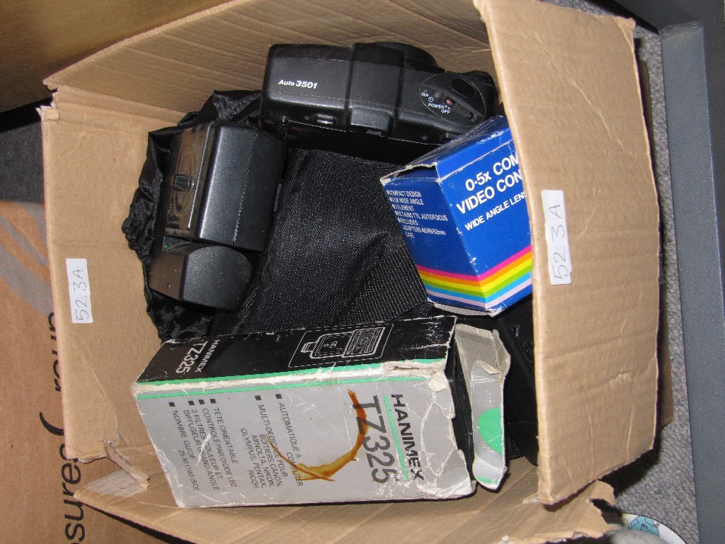 Appraisal: Box of cameras