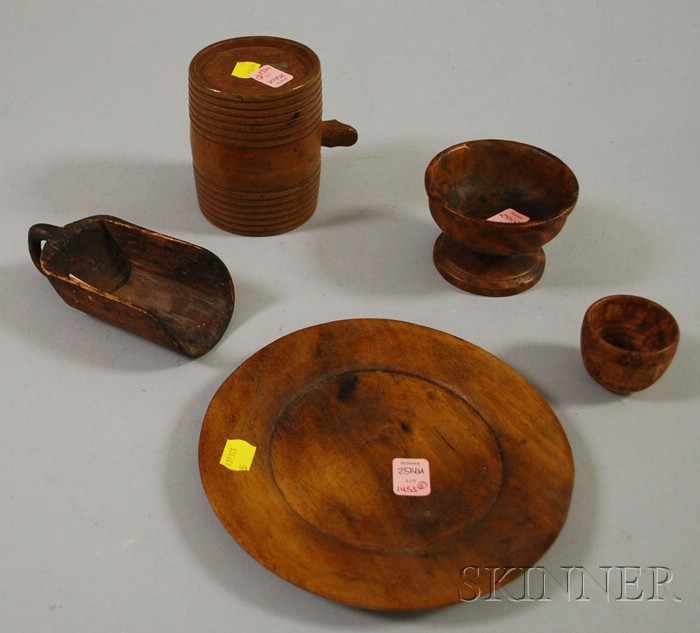 Appraisal: Five Small Treenware Items a scoop plate footed salt small