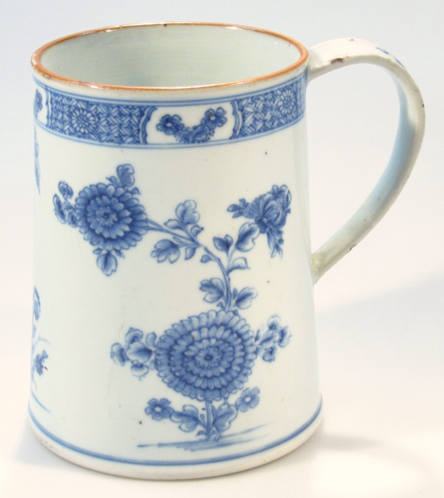 Appraisal: An thC Chinese export blue and white porcelain ale tankard