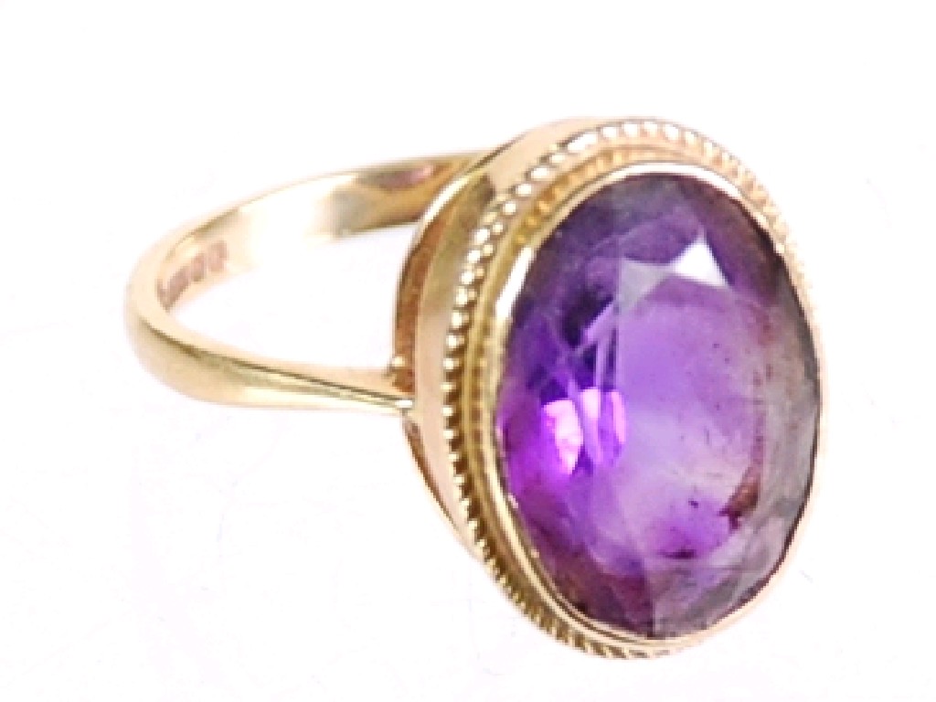 Appraisal: ct GOLD RING collet set with an oval amethyst