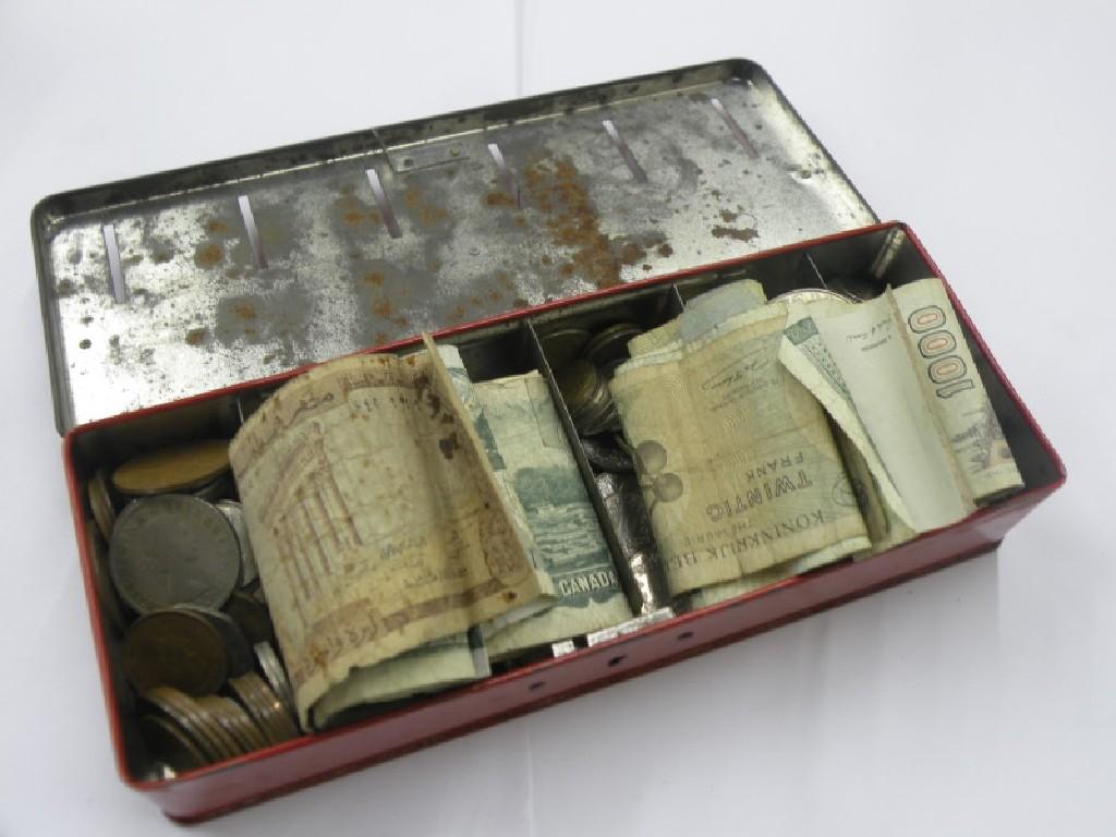 Appraisal: A quantity of mainly used foreign coins bank notes etc