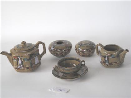 Appraisal: Six pieces of Deldare ware pottery buffalo pottery buffalo new