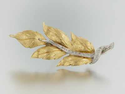 Appraisal: A Leaf Brooch with Diamonds k yellow gold leaf shape