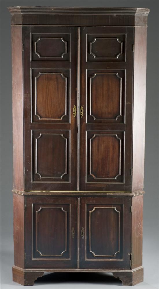 Appraisal: American pine corner cabinet Late th early th century Cornice