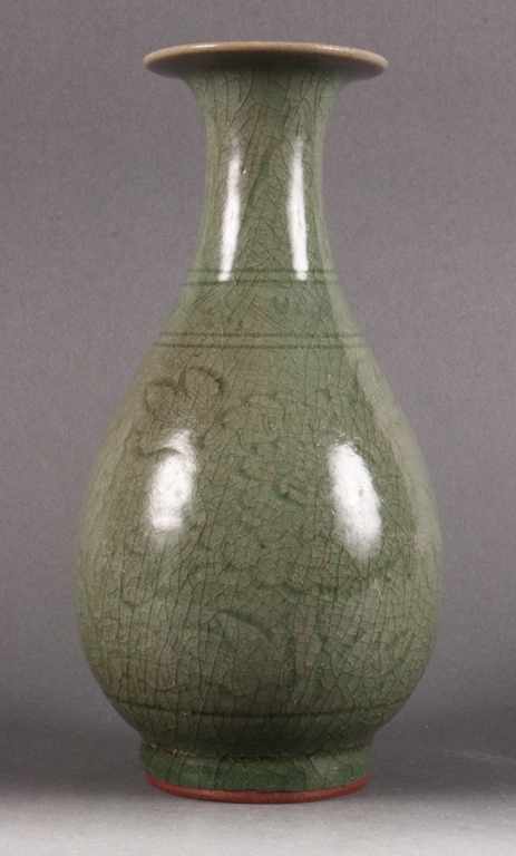 Appraisal: Chinese celadon glazed stoneware vase in the Southern Sung manner