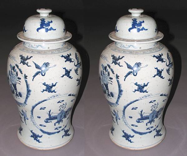 Appraisal: A pair of Chinese porcelain blue and white jars