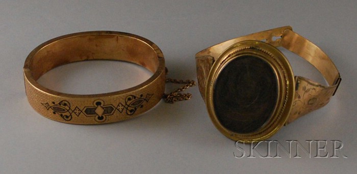 Appraisal: Two Victorian Bracelets a low-karat gold mourning bracelet and a