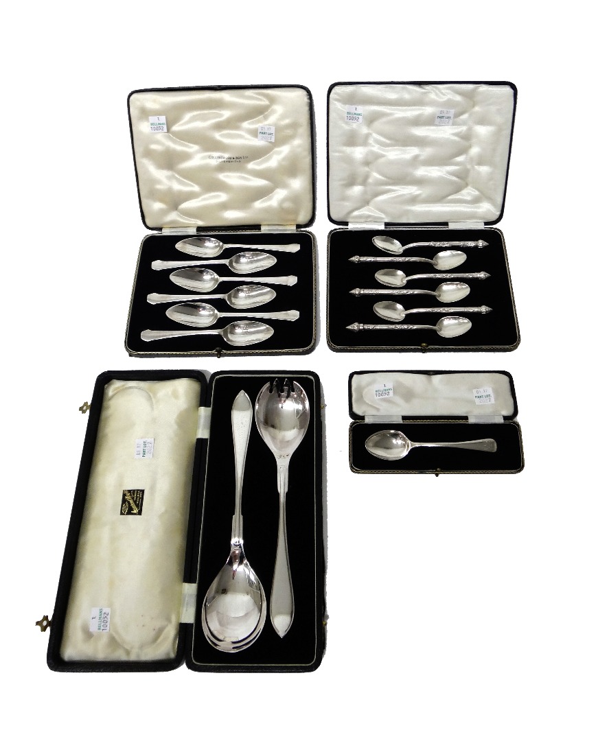 Appraisal: A set of six silver grapefruit spoons Sheffield a pair