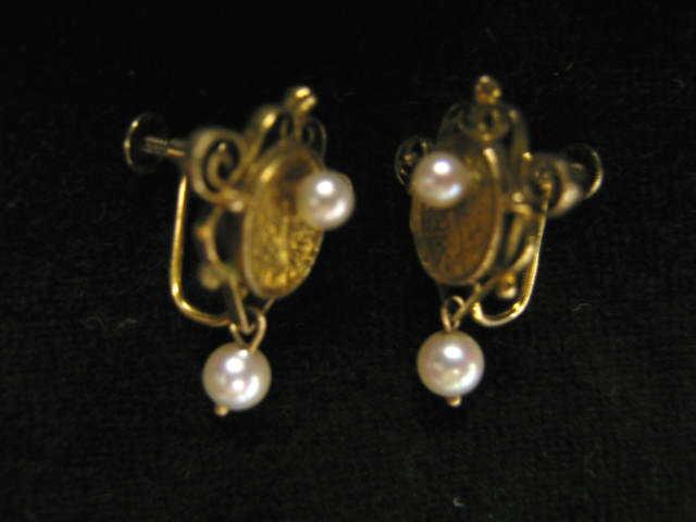 Appraisal: Pearl Earrings k yellow gold screw back