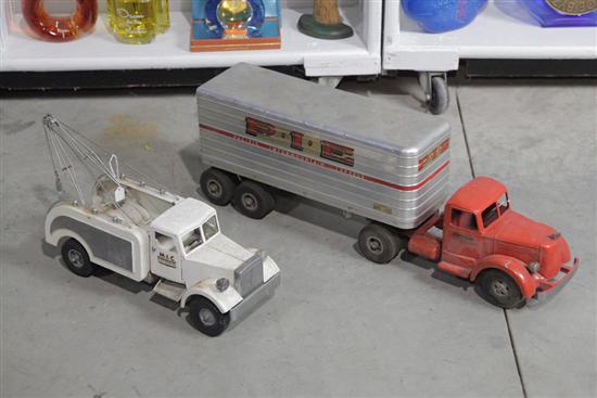 Appraisal: TWO SHEET METAL TOYS White tow truck ''h ''w Two