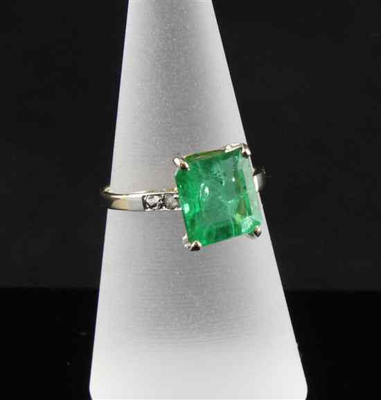 Appraisal: An ct gold and emerald ring the emerald cut stone