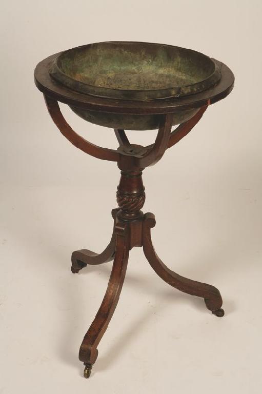 Appraisal: A GEORGE III MAHOGANY BASIN STAND with a circular top