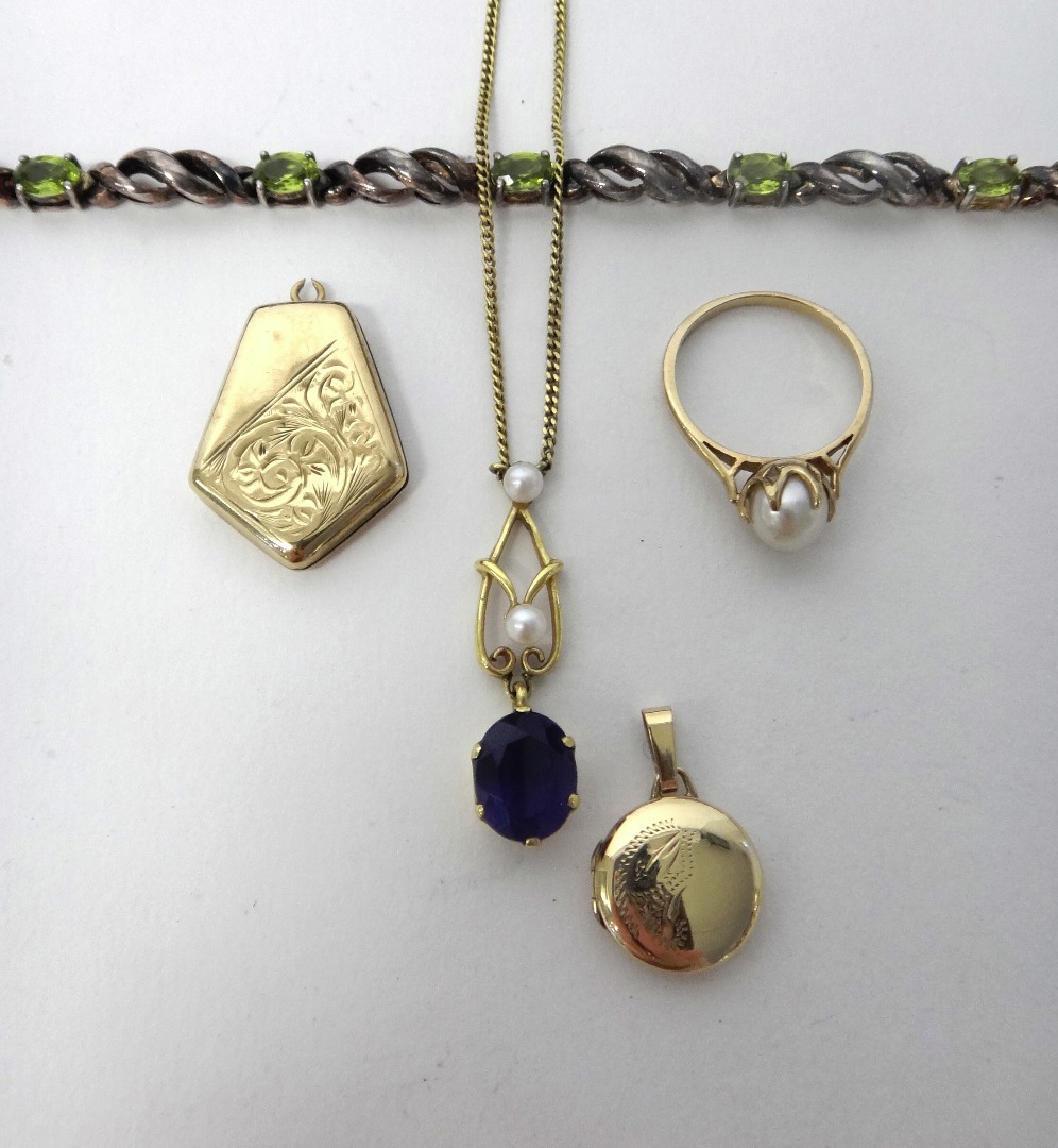 Appraisal: A gold amethyst and cultured pearl set pendant necklace a