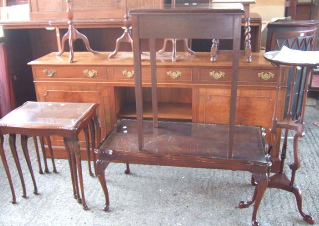 Appraisal: A quantity of reproduction furniture including a coffee table nest