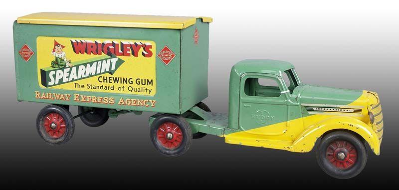 Appraisal: Pressed Steel Buddy L Railway Express Truck Toy Description ''