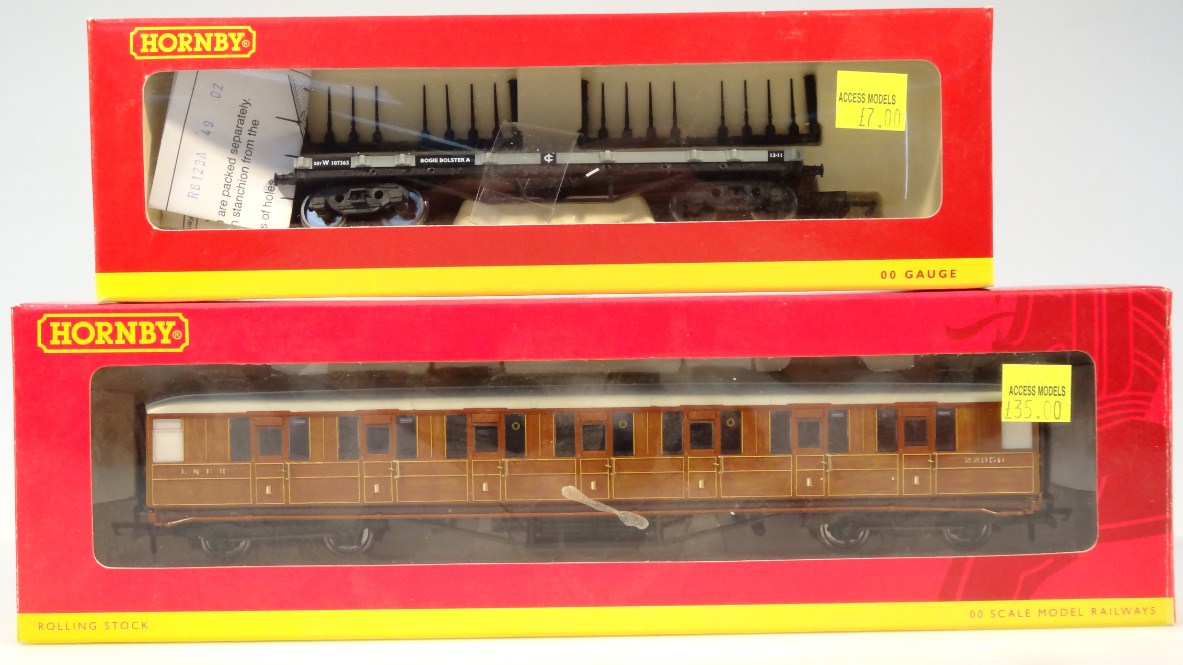 Appraisal: A Hornby OO-gauge LNER foot corridor first class coach no