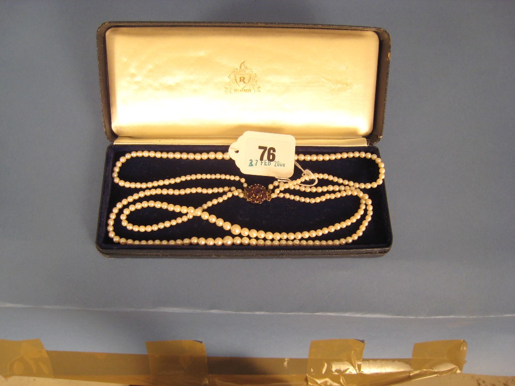 Appraisal: A Three Row Cultured Pearl Necklace graduated from the front