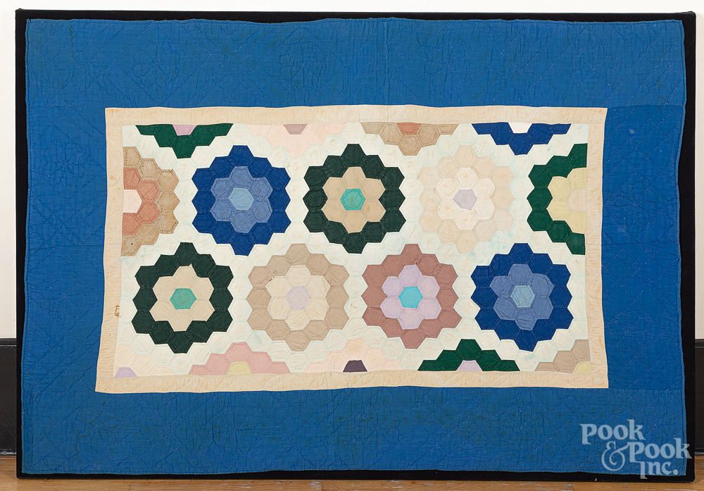 Appraisal: Honeycomb youth quilt early th c Honeycomb youth quilt early