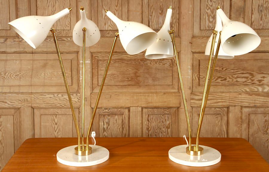 Appraisal: PR ITALIAN -LIGHT BRASS TABLE LAMPS MARBLE BASE A pair